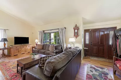 Entry Way - 2044 Patricia St, Oxnard, CA 93036 photo 1 of 1