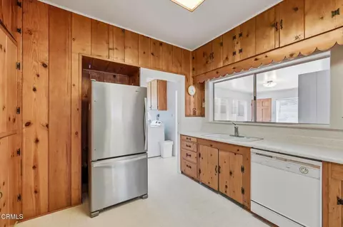 Kitchen - 440 2nd St, Fillmore, CA 93015 photo 3 of 6