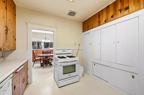 Kitchen - 440 2nd St, Fillmore, CA 93015 photo 6 of 6