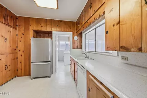Kitchen - 440 2nd St, Fillmore, CA 93015 photo 5 of 6