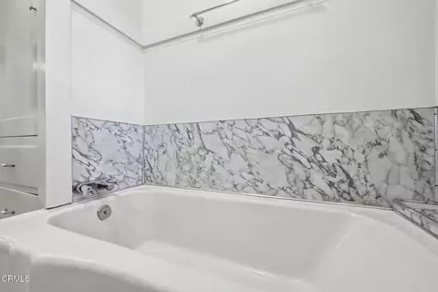 Bath - 440 2nd St, Fillmore, CA 93015 photo 2 of 3
