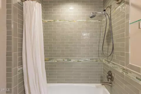 Bath - 609 Canada St #H, Ojai, CA 93023 photo 2 of 2