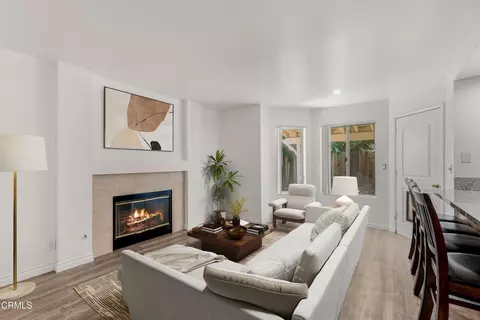 Living - 812 W Ave H-5, Lancaster, CA 93534 photo 3 of 3