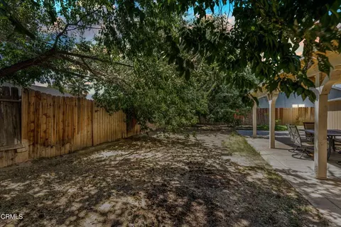 Exterior - 812 W Ave H-5, Lancaster, CA 93534 photo 6 of 8