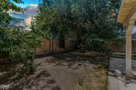 Exterior - 812 W Ave H-5, Lancaster, CA 93534 photo 7 of 8