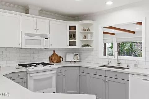 Kitchen - 211 Shady Ln, Ojai, CA 93023 photo 2 of 7