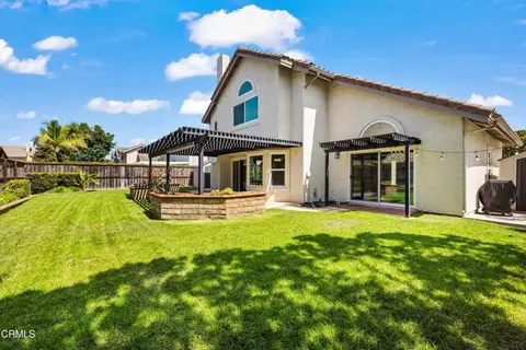 Exterior - 1011 Yukonite Pl, Oxnard, CA 93030 photo 7 of 8