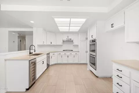 Kitchen - 1011 Yukonite Pl, Oxnard, CA 93030 photo 1 of 2