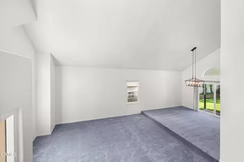 Living - 1011 Yukonite Pl, Oxnard, CA 93030 photo 3 of 7