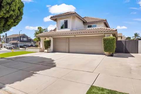Exterior - 1011 Yukonite Pl, Oxnard, CA 93030 photo 3 of 8