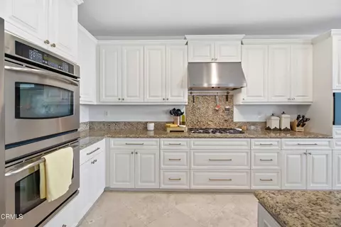 Kitchen - 237 Trellis Pl, Camarillo, CA 93012 photo 6 of 6