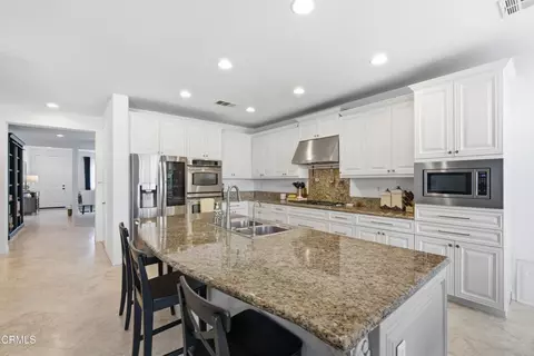 Kitchen - 237 Trellis Pl, Camarillo, CA 93012 photo 3 of 6