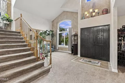 Entry Way - 2571 Upper Bay Dr, Oxnard, CA 93036 photo 2 of 4