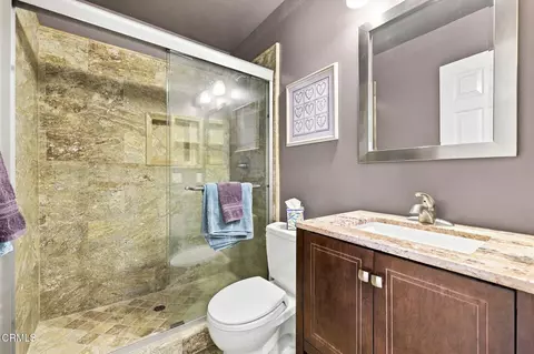 Bath - 2571 Upper Bay Dr, Oxnard, CA 93036 photo 2 of 3