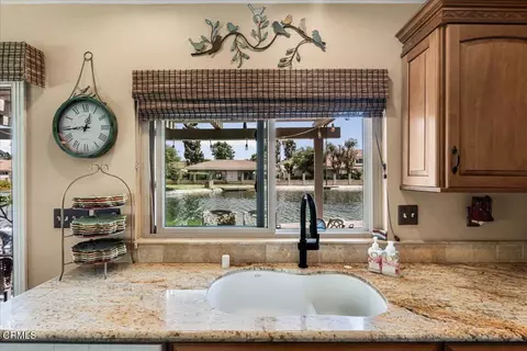 Kitchen - 1691 Pierside Ln, Camarillo, CA 93010 photo 4 of 6
