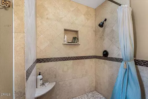 Bath - 1691 Pierside Ln, Camarillo, CA 93010 photo 2 of 3