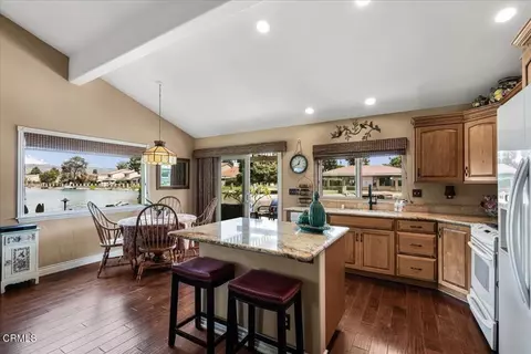 Kitchen - 1691 Pierside Ln, Camarillo, CA 93010 photo 5 of 6