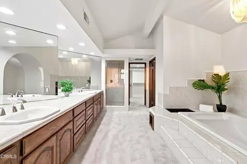 Bath - 3933 Ocean Dr, Oxnard, CA 93035 photo 3 of 8