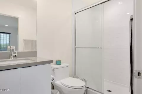 Bath - 1054 Canal St, Oxnard, CA 93035 photo 3 of 4