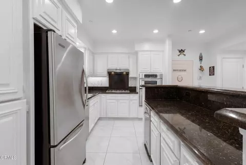 Kitchen - 4336 Tradewinds Dr, Oxnard, CA 93035 photo 3 of 4