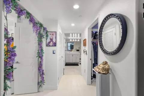 Entry Way - 4336 Tradewinds Dr, Oxnard, CA 93035 photo 2 of 3
