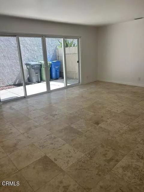 Living - 2470 Stow St, Simi Valley, CA 93063 photo 1 of 2