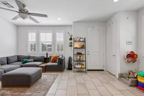 Entry Way - 5040 Robles St, Camarillo, CA 93012 photo 1 of 2