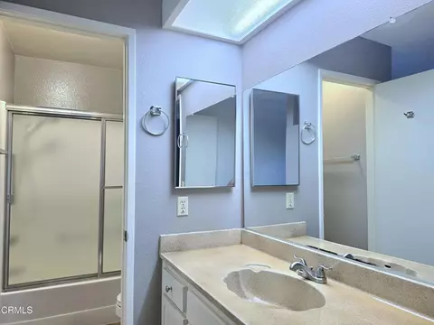 Bath - 1306 Village 1, Camarillo, CA 93012 photo 1 of 2