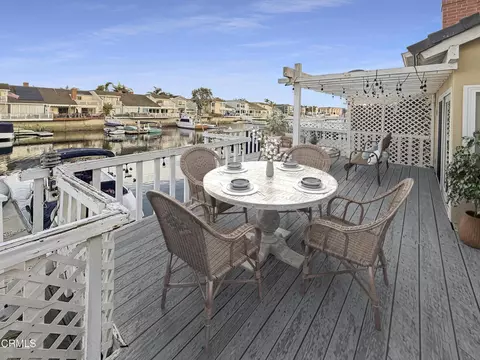 Exterior - 2010 Kingsbridge Way, Oxnard, CA 93035 photo 5 of 7