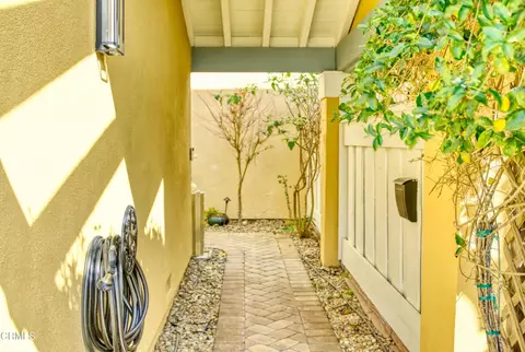 Exterior - 2010 Kingsbridge Way, Oxnard, CA 93035 photo 2 of 7