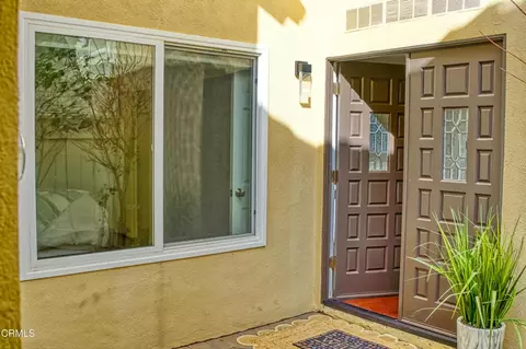 Entry Way - 2010 Kingsbridge Way, Oxnard, CA 93035 photo 1 of 4