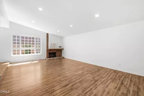 Living - 2490 N Alden St, Simi Valley, CA 93065 photo 3 of 9