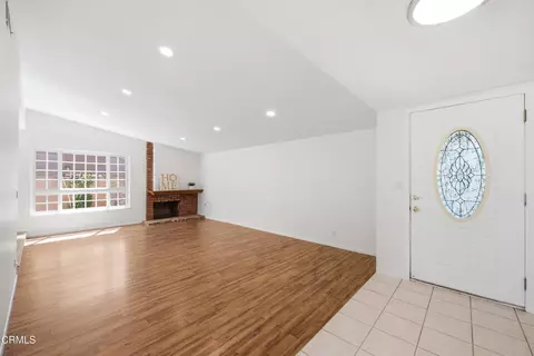 Living - 2490 N Alden St, Simi Valley, CA 93065 photo 2 of 9