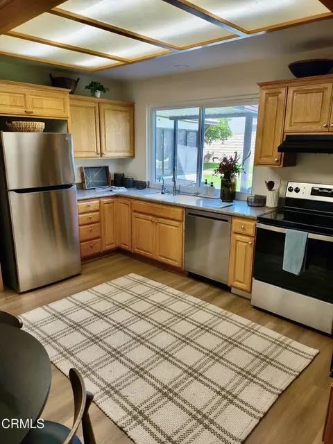 Kitchen - 1979 Hayden St, Camarillo, CA 93010 photo 3 of 3