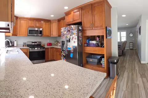 Kitchen - 675 Ash Cir, Fillmore, CA 93015 photo 2 of 4