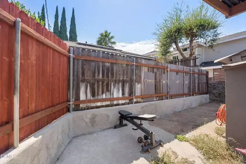 Exterior - 122 Bundren St, Oak View, CA 93022 photo 16 of 18