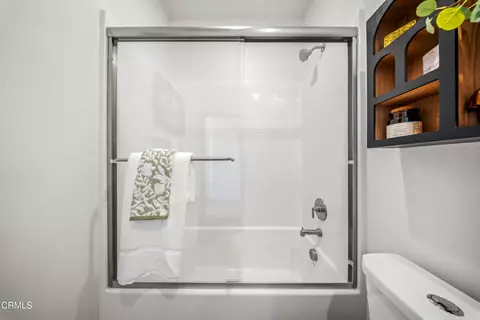 Bath - 542 Via Zibello, Camarillo, CA 93012 photo 6 of 6