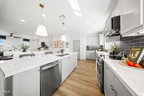 Kitchen - 542 Via Zibello, Camarillo, CA 93012 photo 8 of 8
