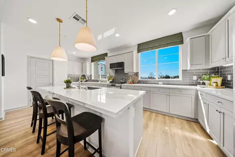 Kitchen - 542 Via Zibello, Camarillo, CA 93012 photo 2 of 8