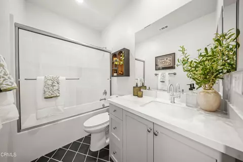Bath - 542 Via Zibello, Camarillo, CA 93012 photo 5 of 6