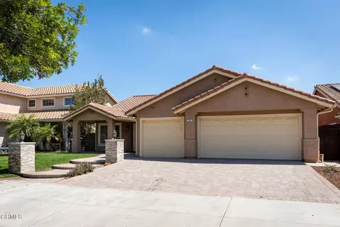 Exterior - 708 Binnacle St, Oxnard, CA 93035 photo 2 of 5