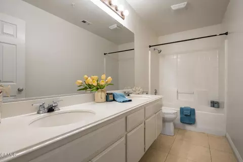 Bath - 708 Binnacle St, Oxnard, CA 93035 photo 3 of 3
