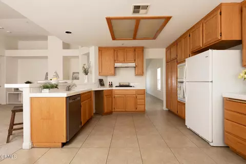 Kitchen - 708 Binnacle St, Oxnard, CA 93035 photo 1 of 5