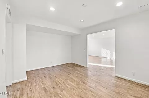 Living - 1128 El Monte Dr, Simi Valley, CA 93065 photo 4 of 5