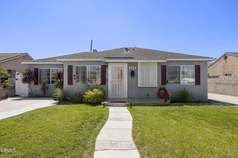 Exterior - 208 Lark St, Oxnard, CA 93033 photo 2 of 7
