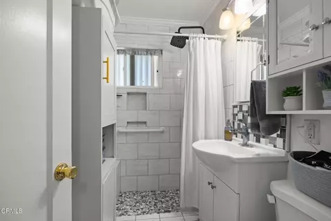 Bath - 208 Lark St, Oxnard, CA 93033 photo 1 of 1