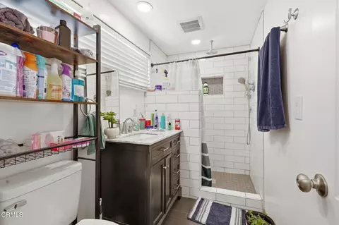 Bath - 1300 Bluebell St, Oxnard, CA 93036 photo 7 of 8