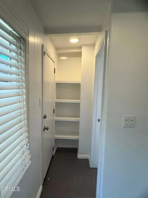 Entry Way - 1300 Bluebell St, Oxnard, CA 93036 photo 4 of 5