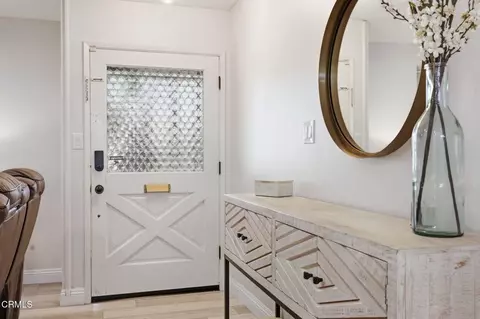 Entry Way - 1300 Bluebell St, Oxnard, CA 93036 photo 2 of 5