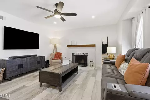 Living - 1300 Bluebell St, Oxnard, CA 93036 photo 3 of 8